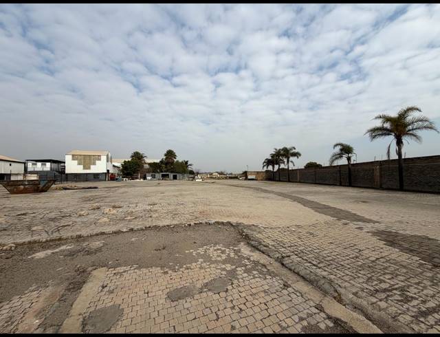 8,000M² INDUSTRIAL YARD TO LET IN COMMERCIA